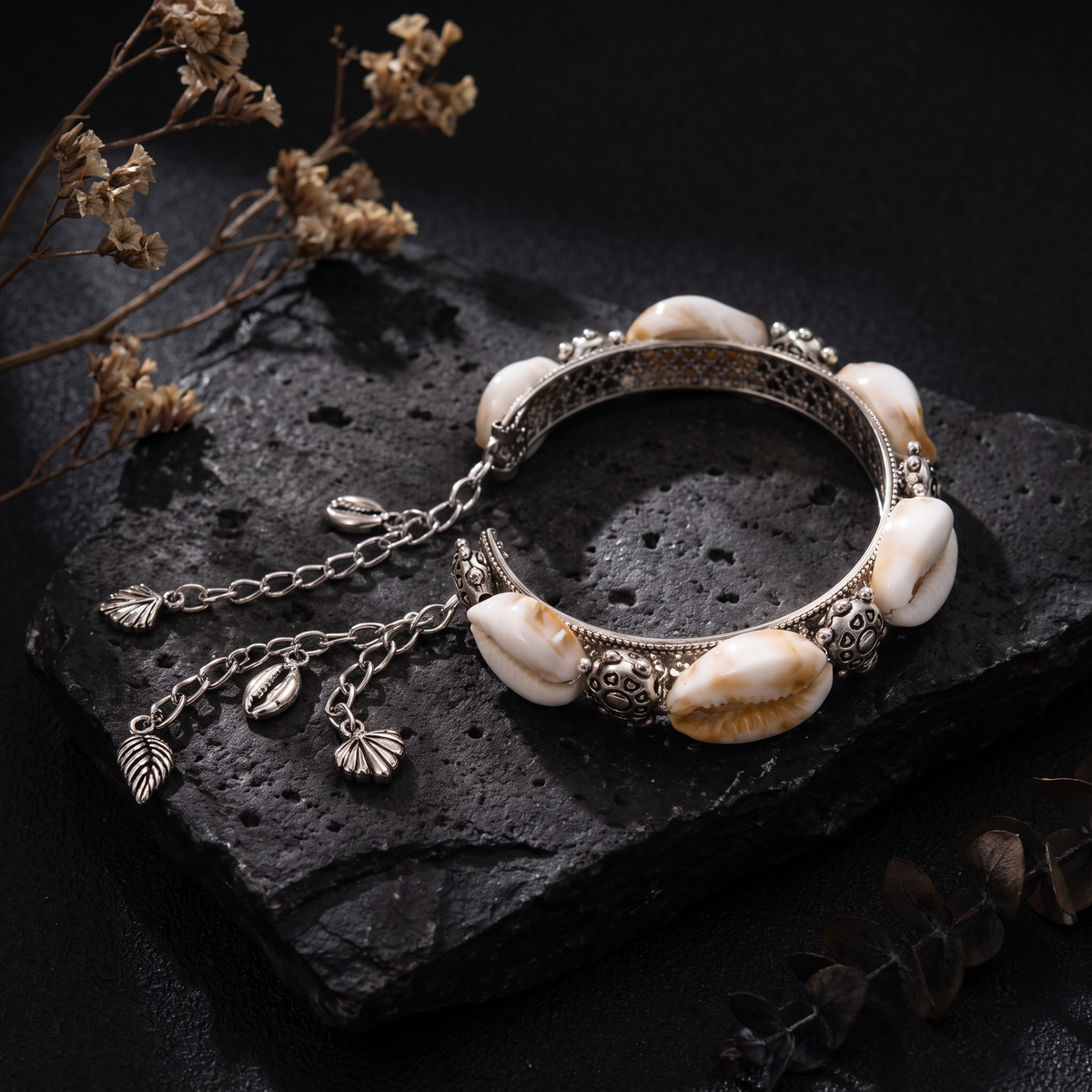 Rujvi Oxidised Cuff Kada