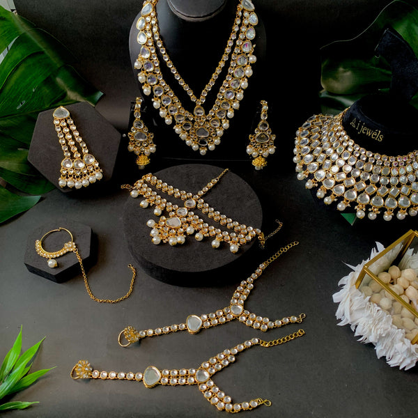 Harshi White Bridal Jewellery Set