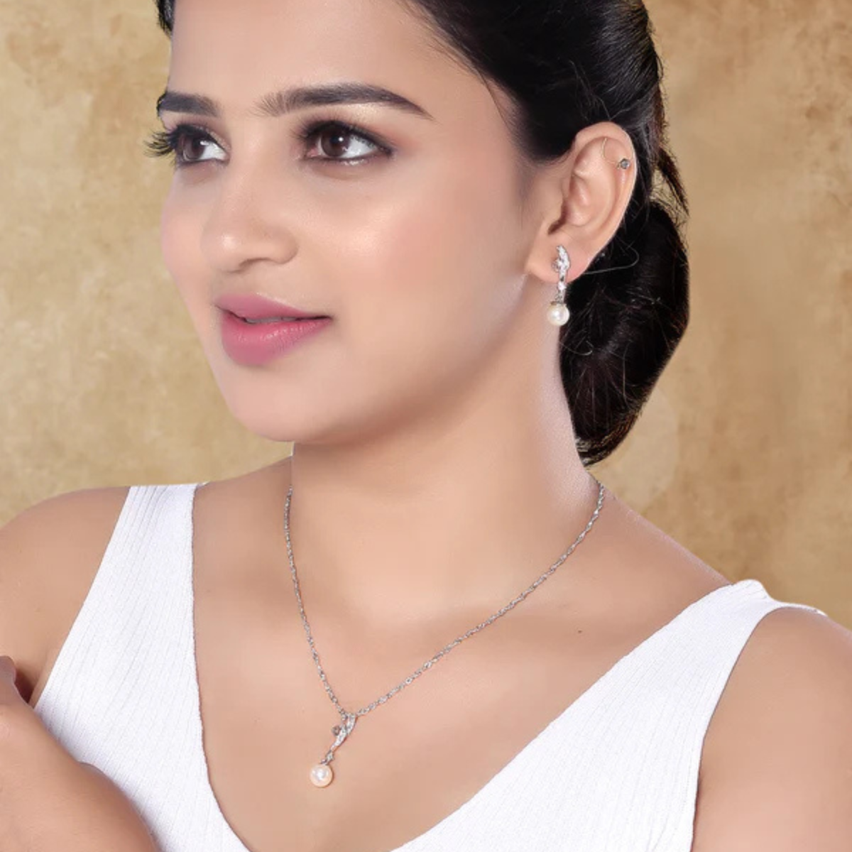 Naila Rose Gold Pendant Set