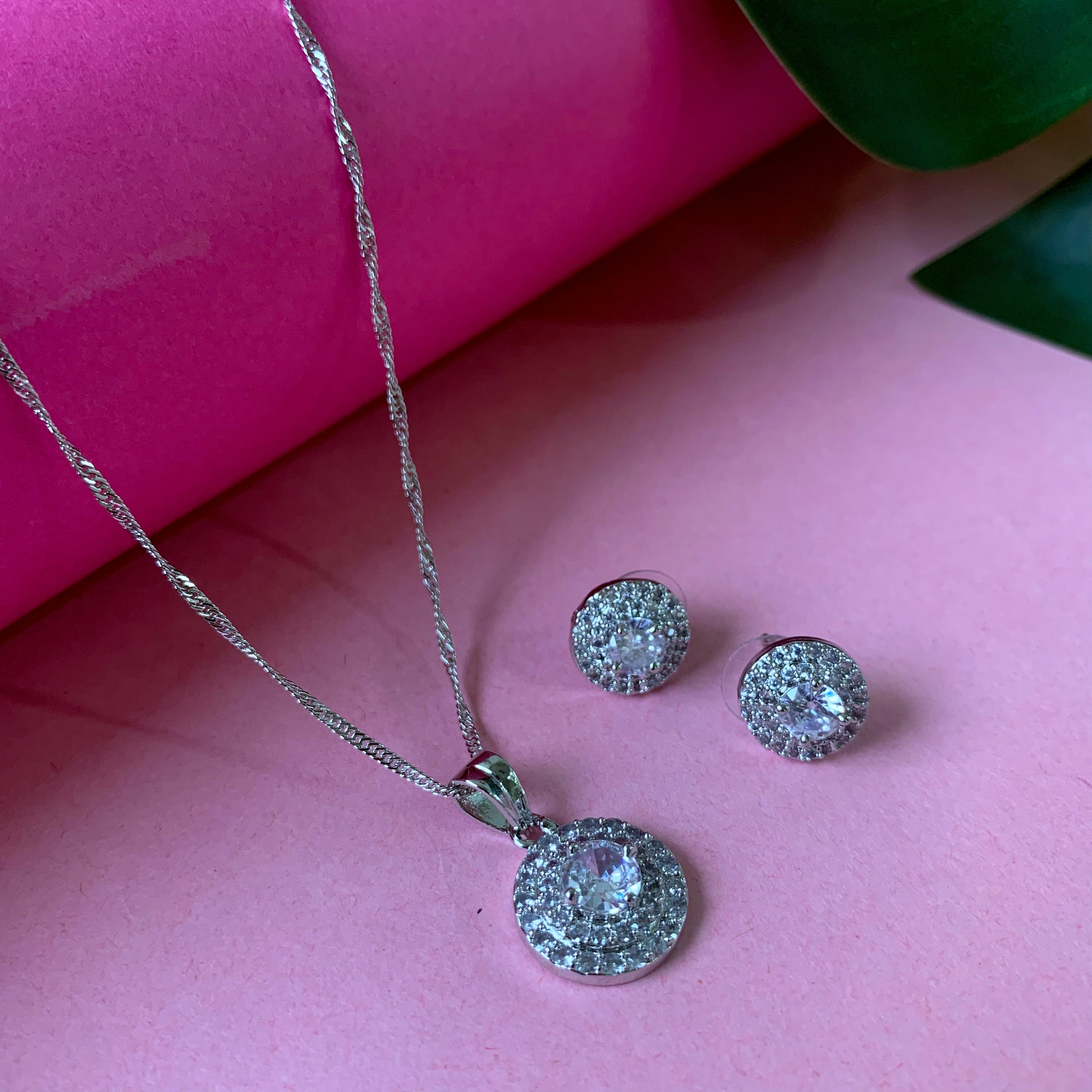 Sophie Pendant Set
