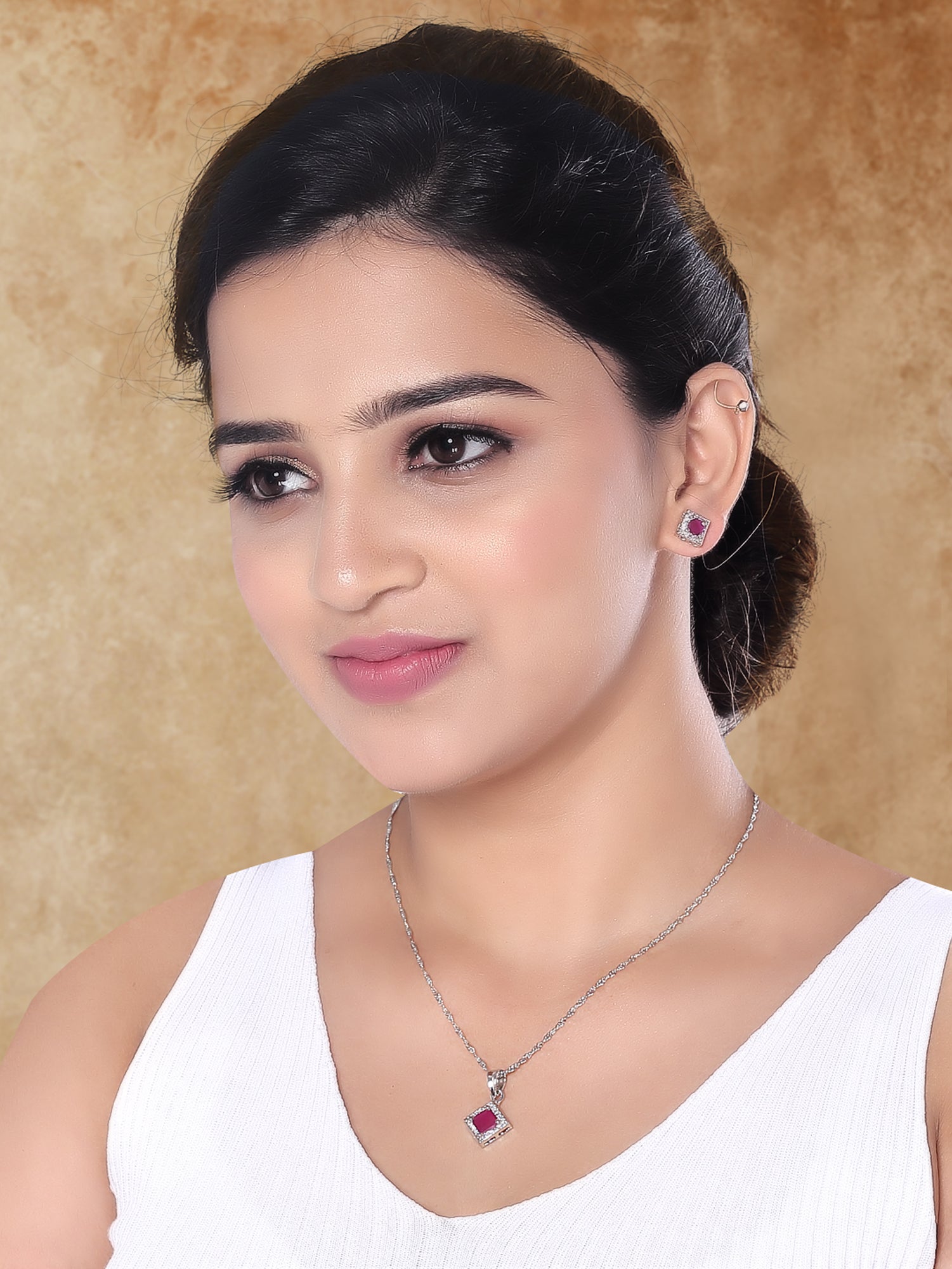 Eshnya Pink Pendant Set