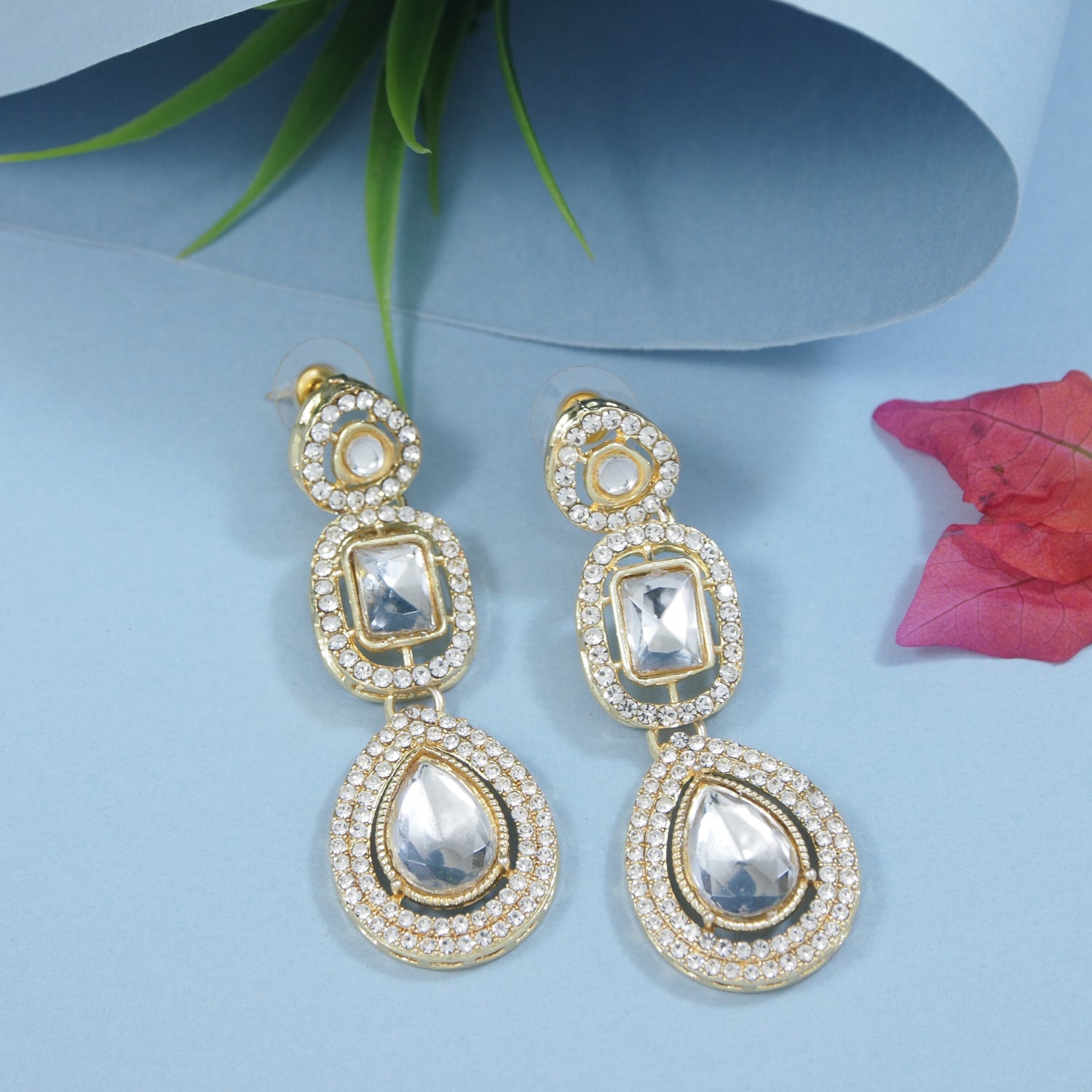 Niara white Earrings