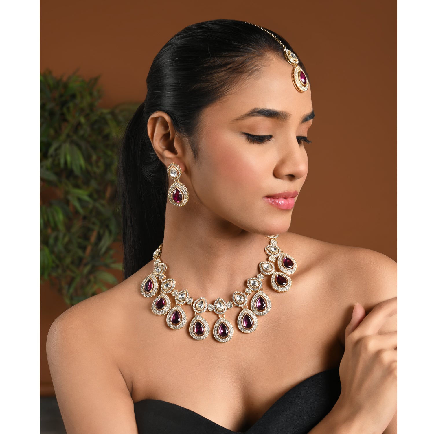 Hamsika Wine Choker Set