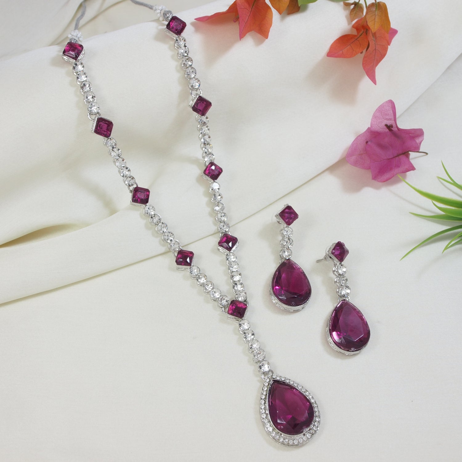 Rivisha Silver Wine Necklace Set