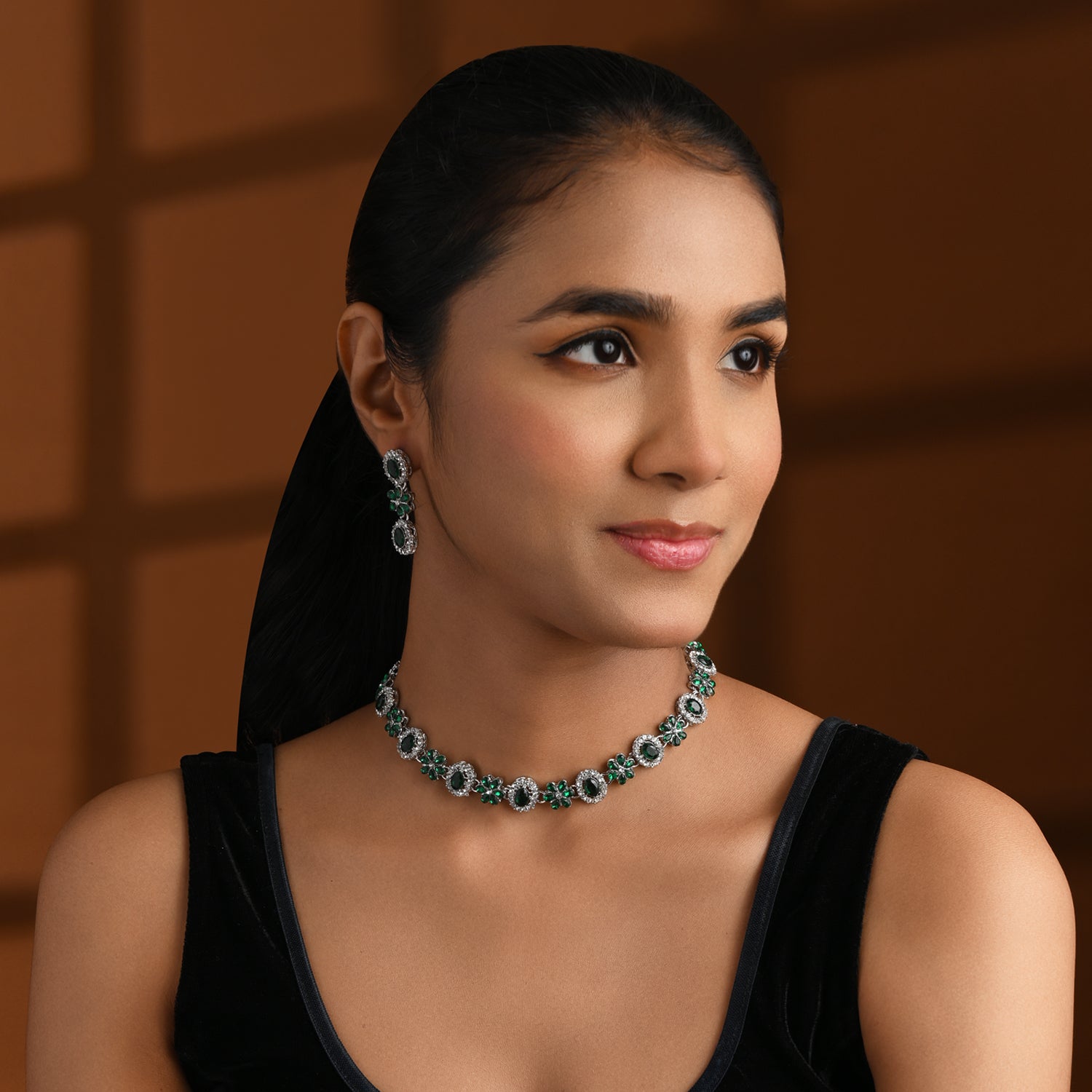Rishwika Silver Green Necklace Set