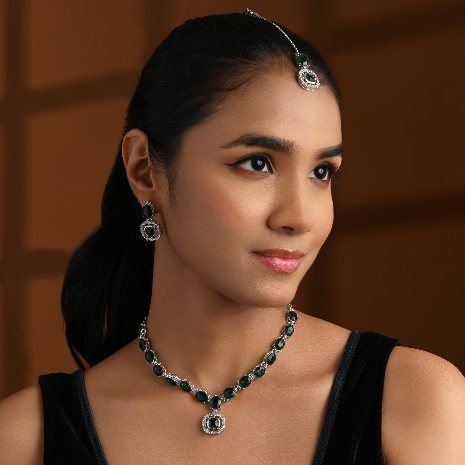Sivanya Silver Green Necklace Set