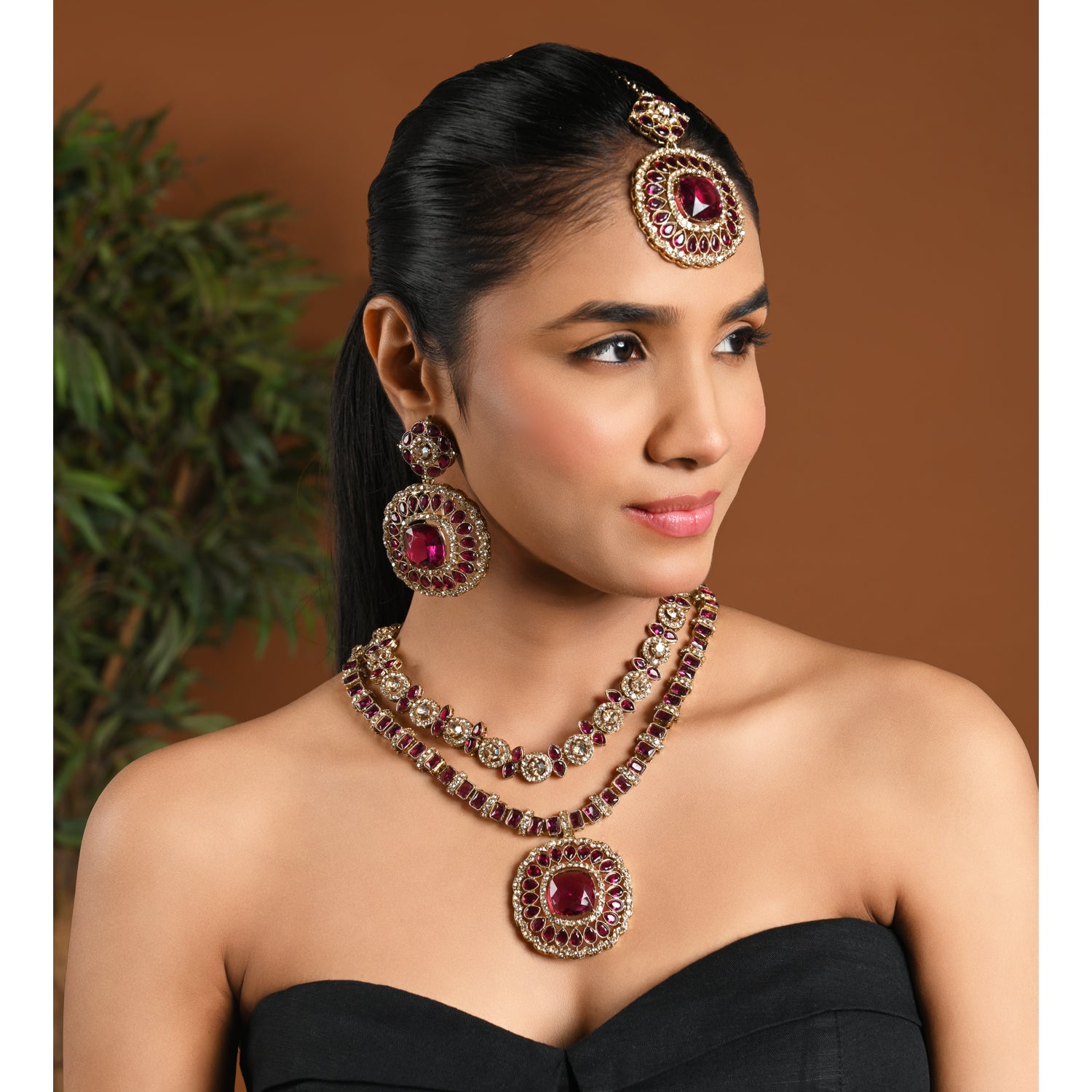 Ishira - Wine Square Necklace Set