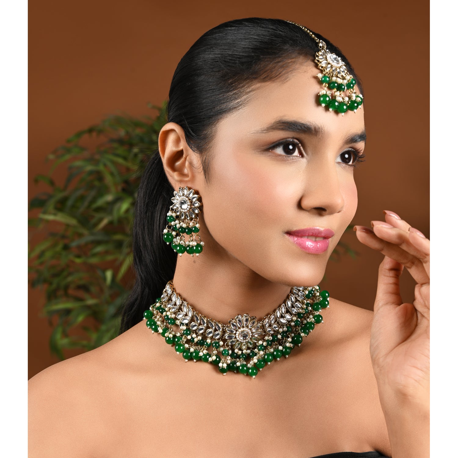 Ishna Green Necklace Set