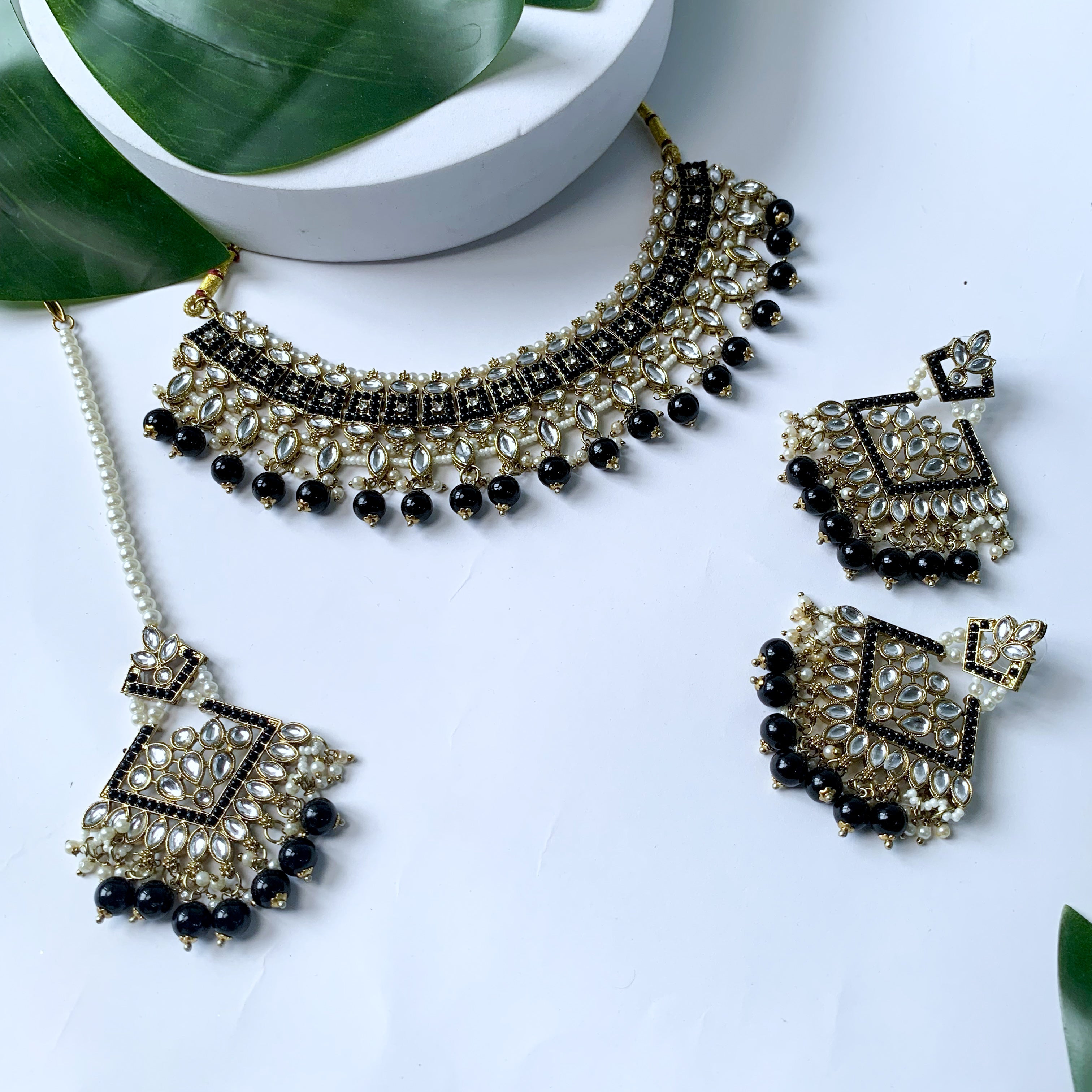 Reesha Black Choker Set