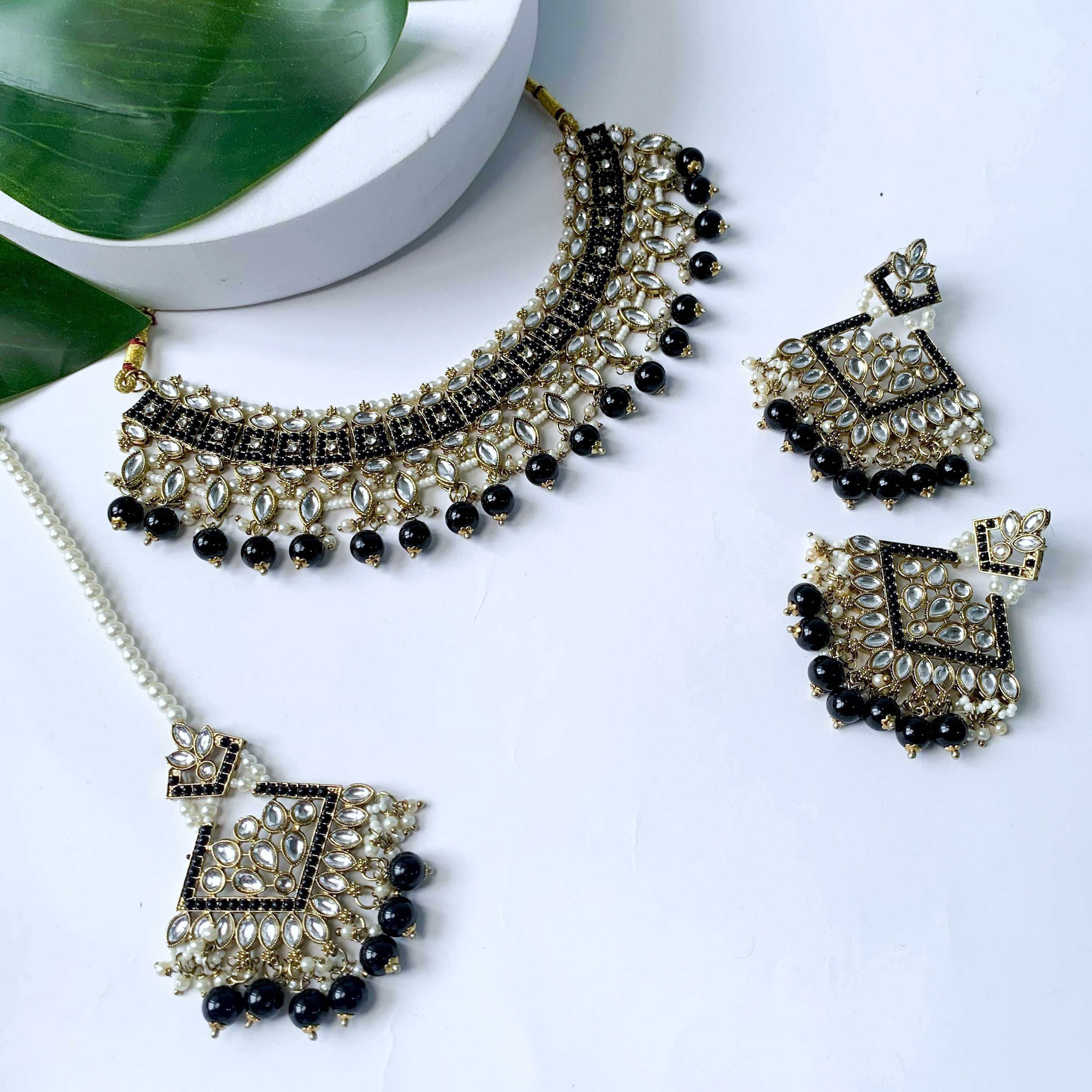 Reesha Black Choker Set
