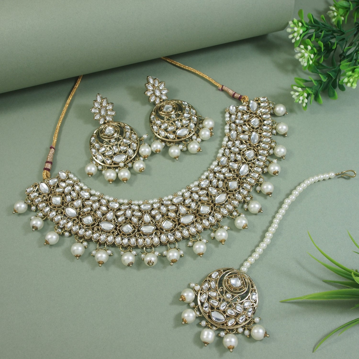 Jenisha White Choker Set