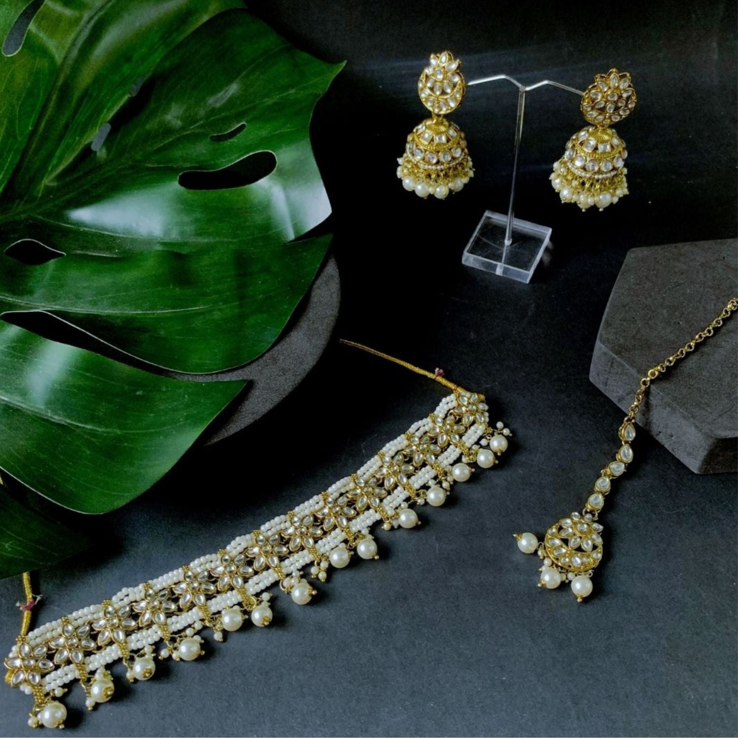 Reshmi White Choker