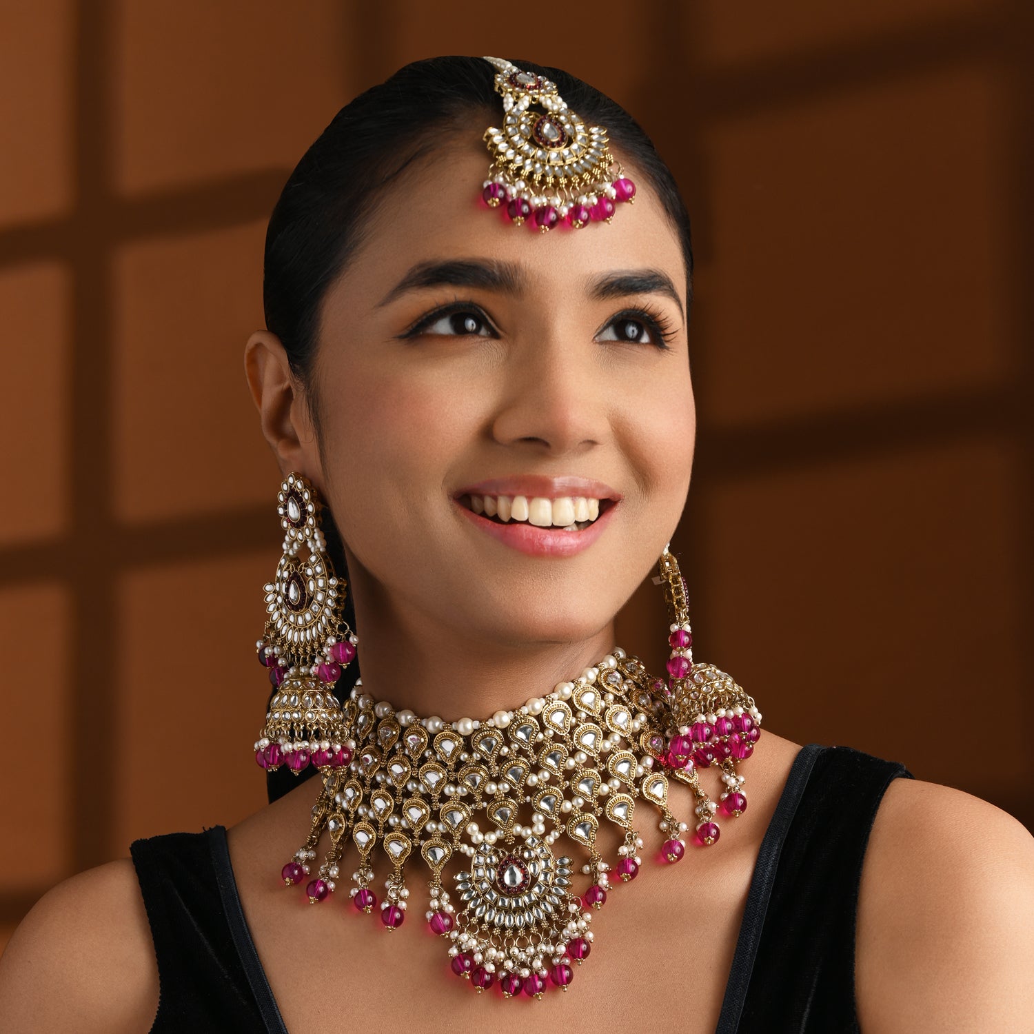 Ruchira Wine Choker Set