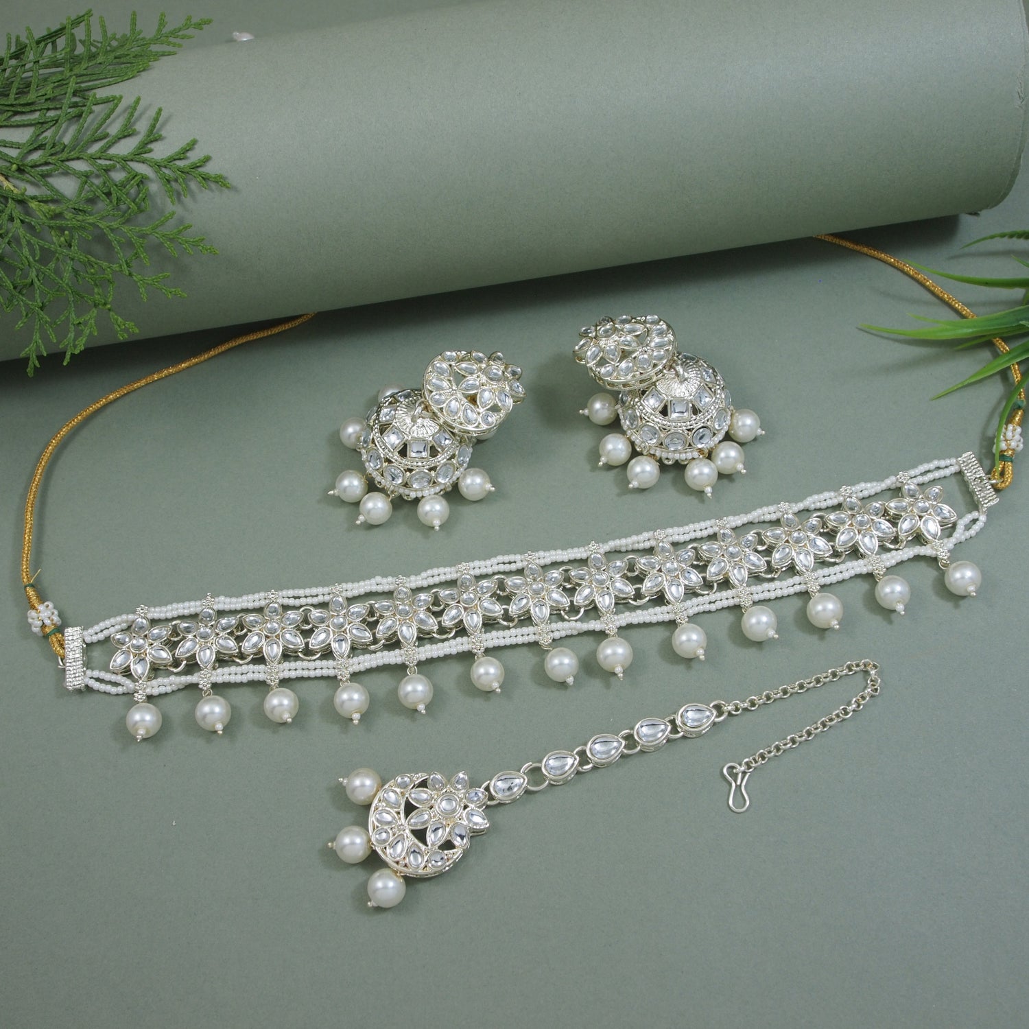 Sasha White Choker Set