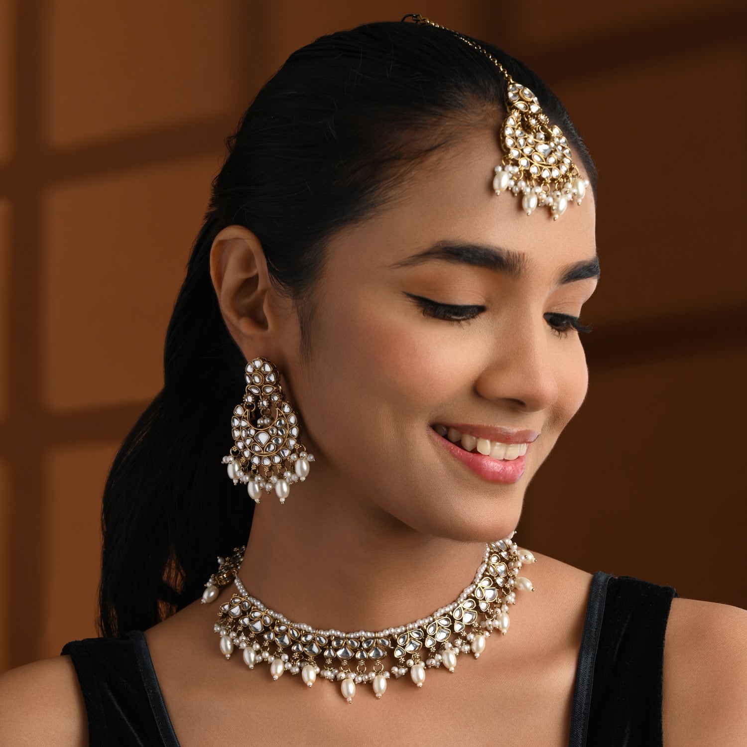 Ayati - White Kundan Necklace Set