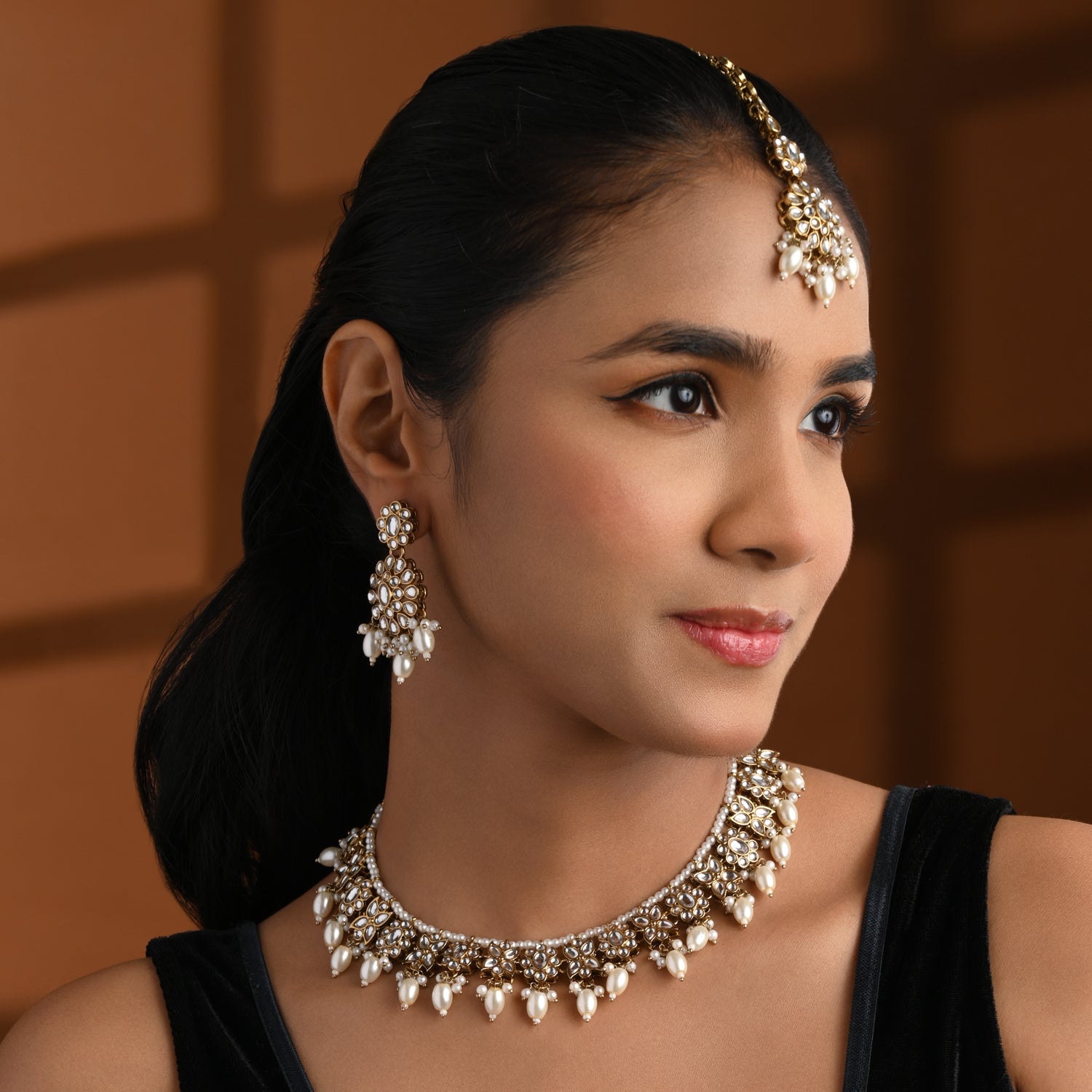 Nalisha -  White Kundan Necklace Set