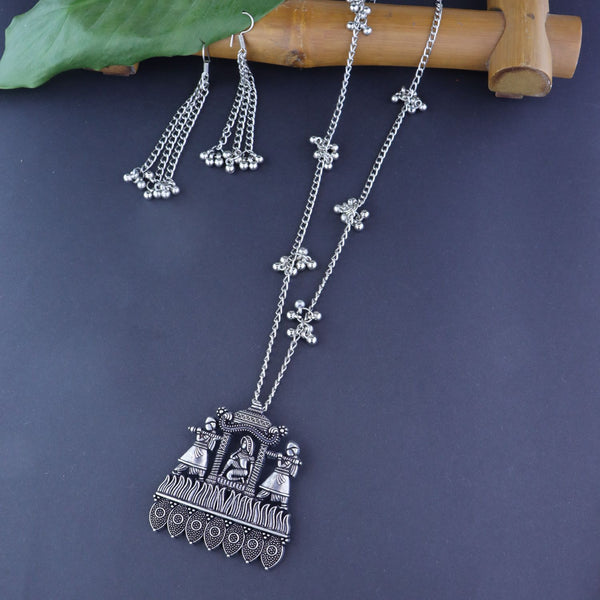 Nivriti Necklace Set