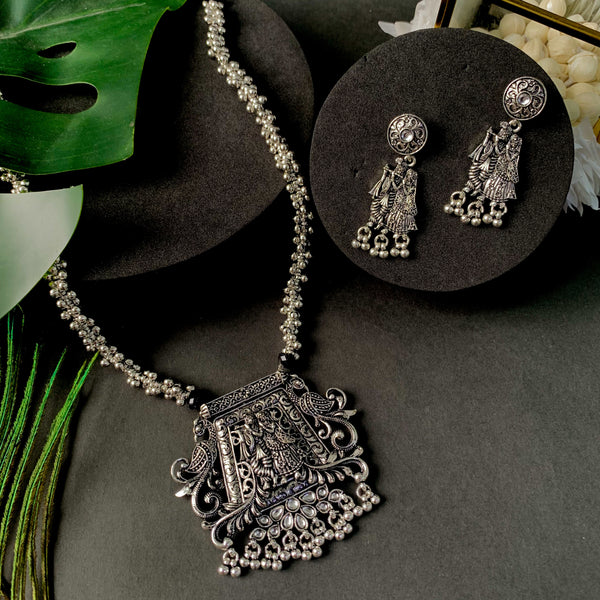 Shloka White Necklace Set