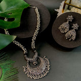 Sharvi Necklace Set