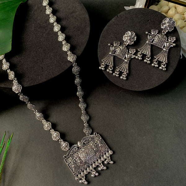 Shreyanvi Necklace Set