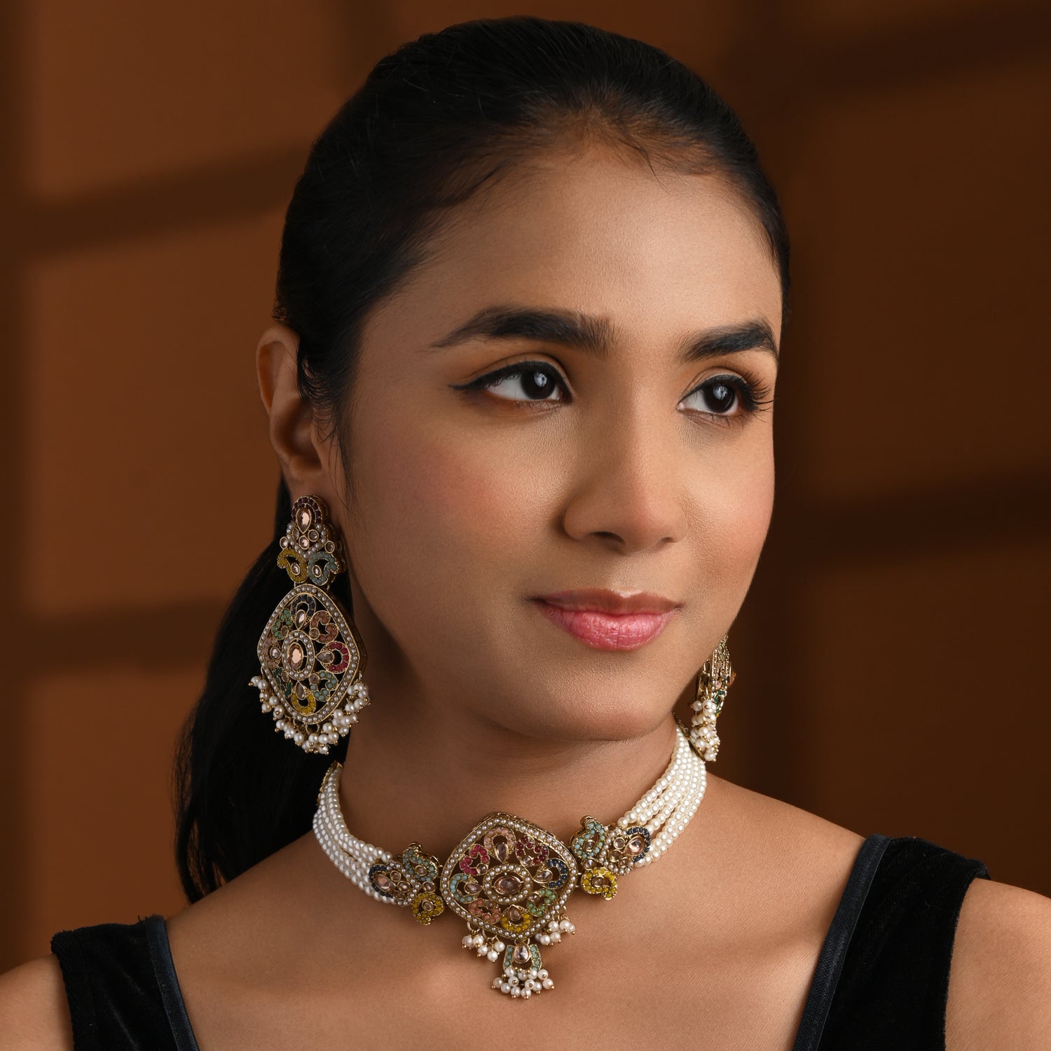Classic Beauty – Kundan Pearl Choker Set