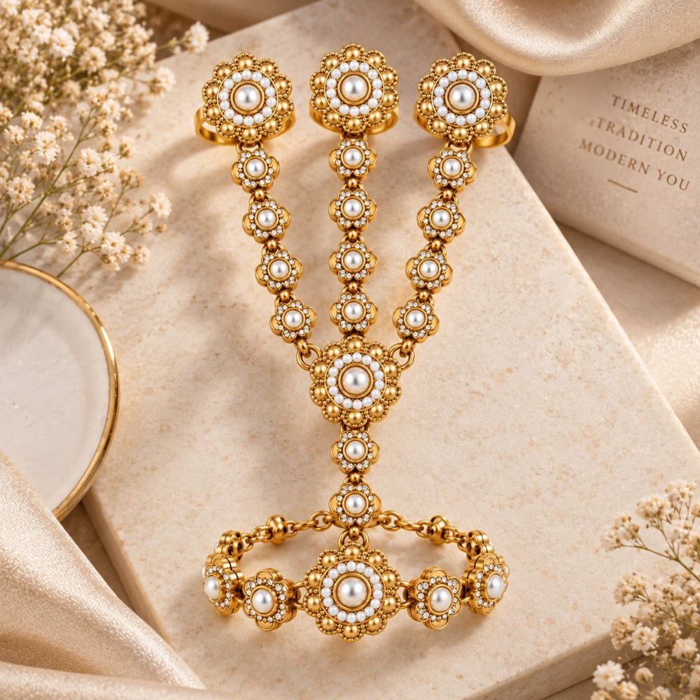 Sumaya- Floral Kundan Three-Finger Hath Panja