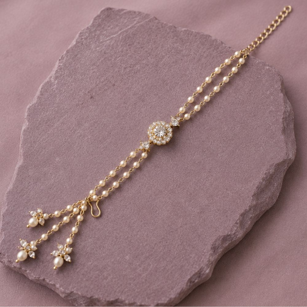Grey Pearl & Kundan Adjustable Bracelet