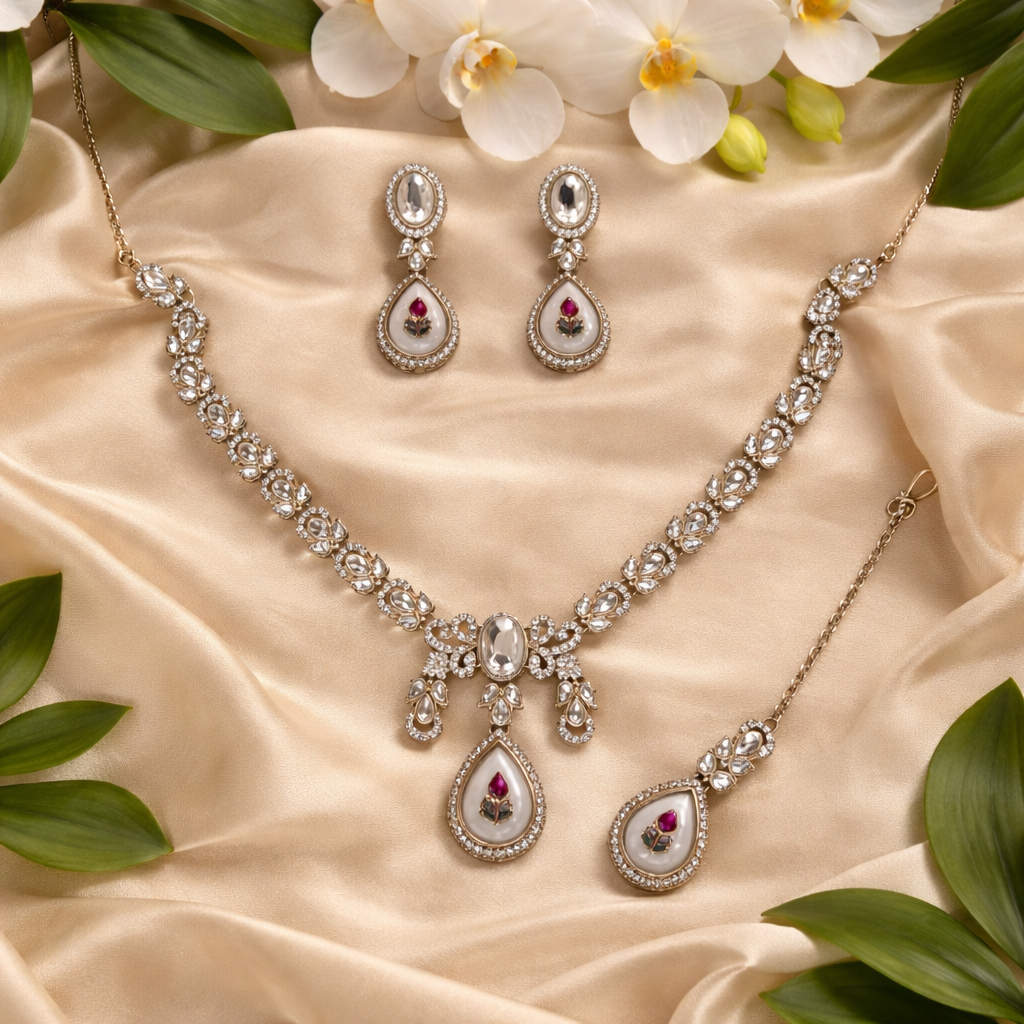 Aarini- Elegant White Stone Polki Kundan Necklace Set with Teardrop Pendant, Matching Earrings & Maang Tikka