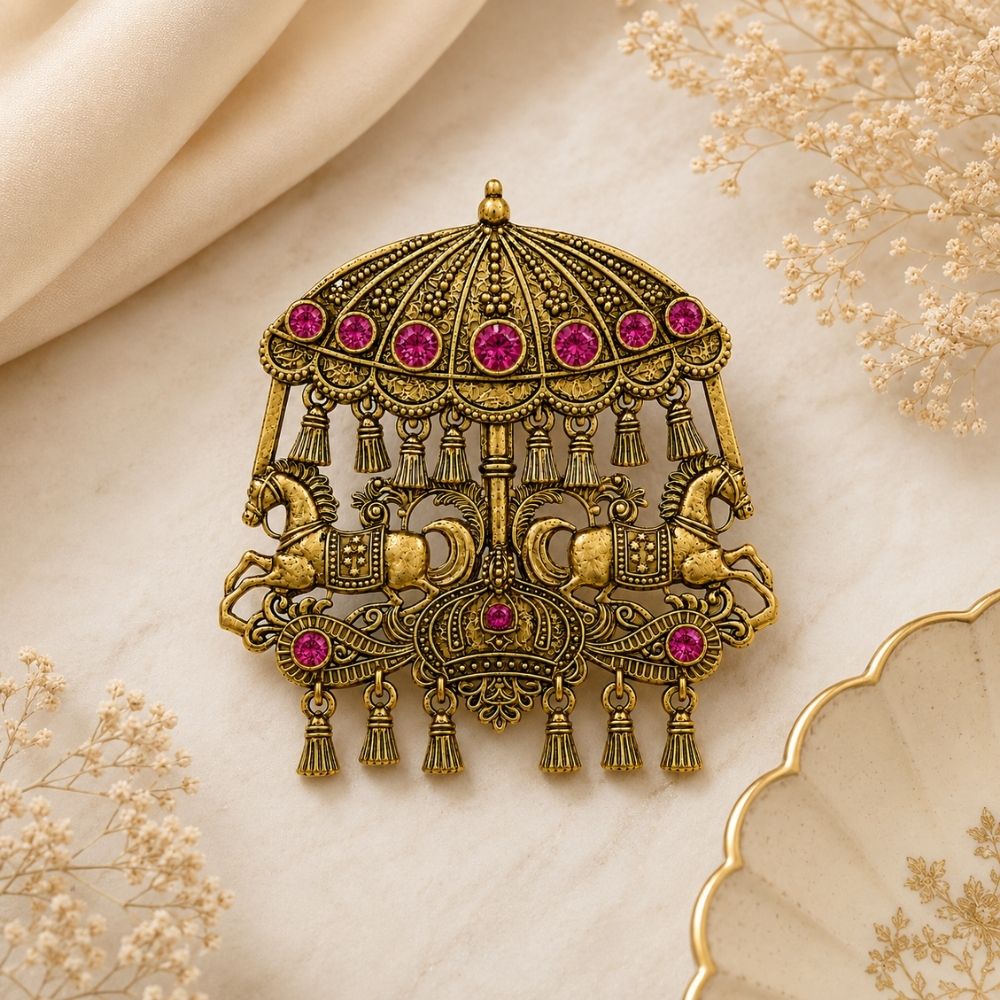 Parthiv- Pink Men's Royal Horse Carriage Brooch
