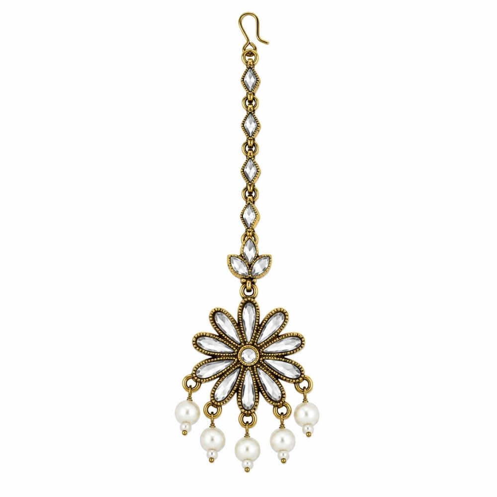 Aamani- Floral Kundan Maang Tikka with Pearl Drops