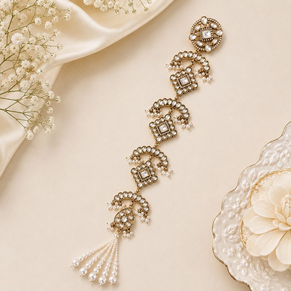 Adyansi- White Kundan Punjabi Paranda