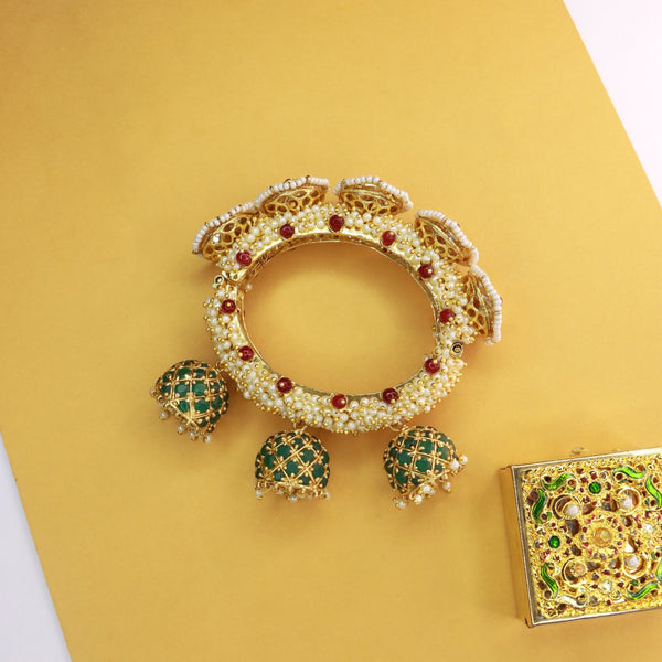 kundan , pearls kada 