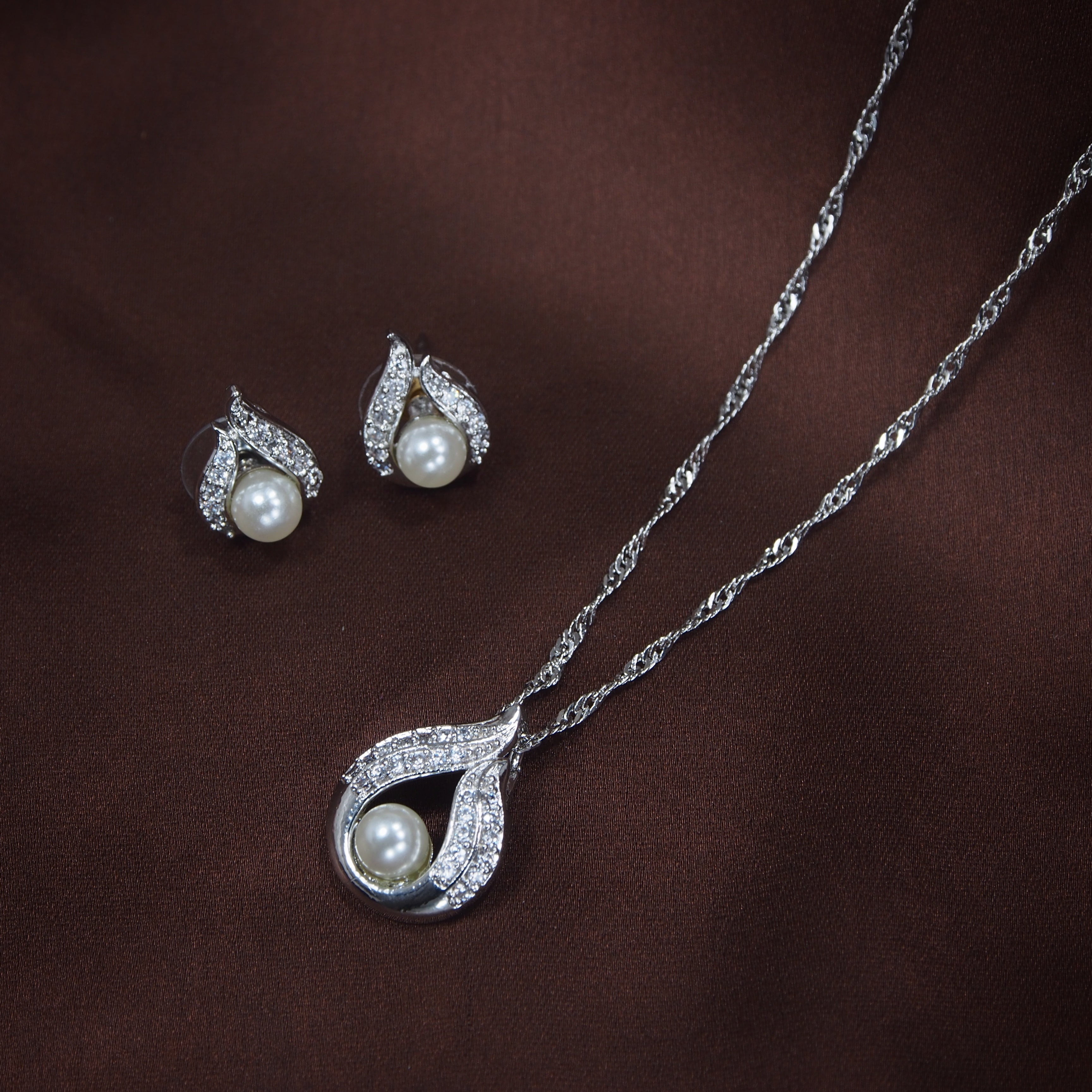 Gloria Shine Pendant Set