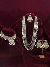 Yukkti White Necklace Set