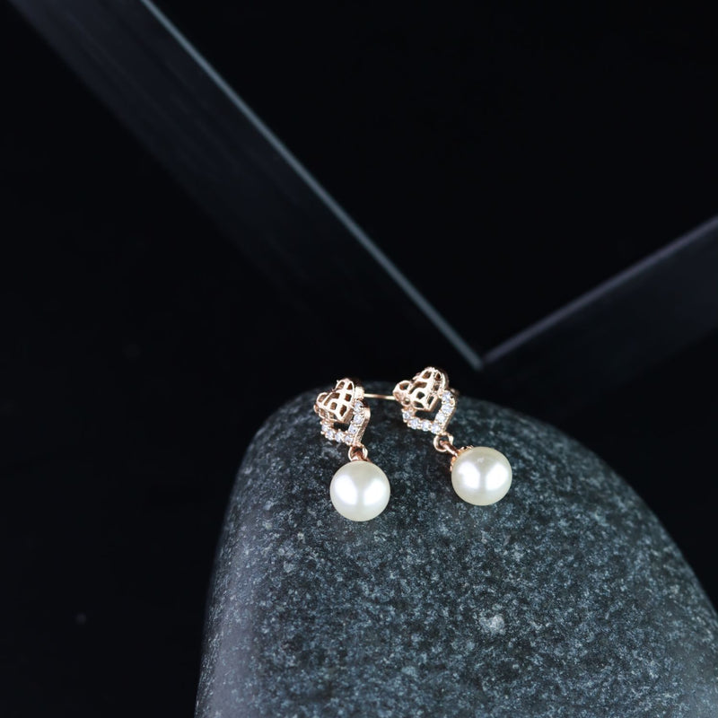 Yuvi Stud Earrings
