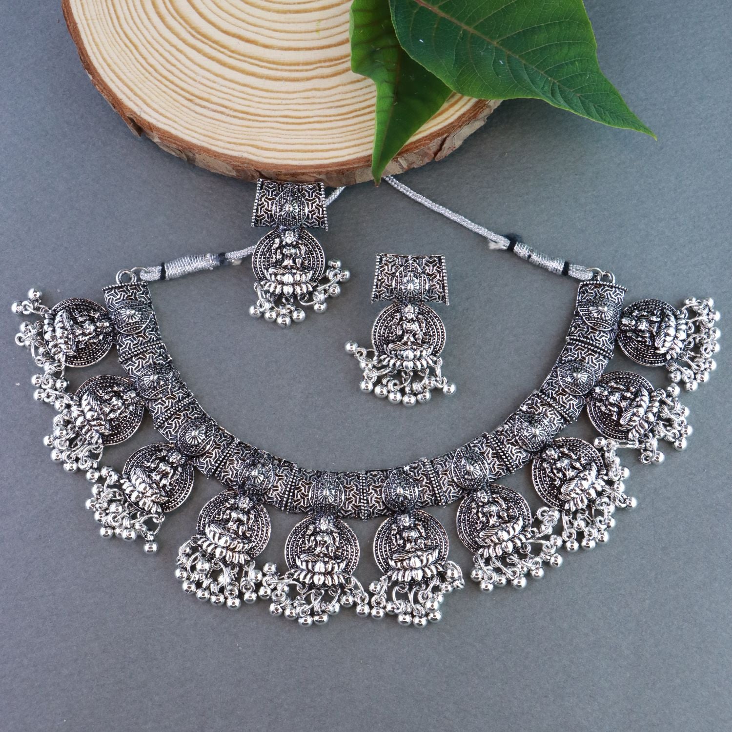 Sreyashi Choker Set