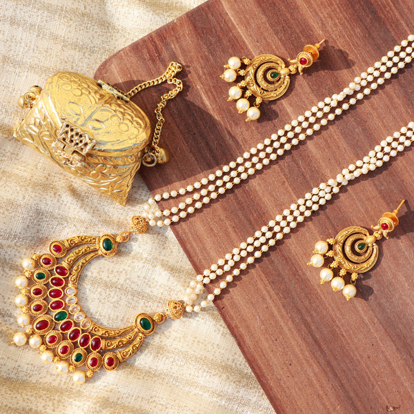 Vanisha Necklace Set