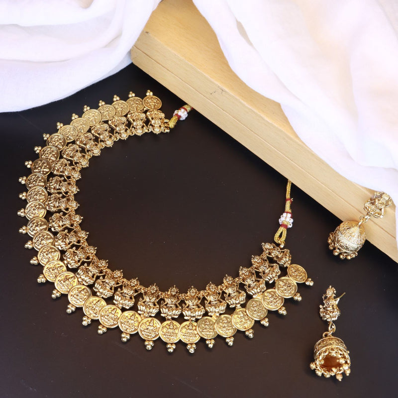 Kaushiki Jewellery set .