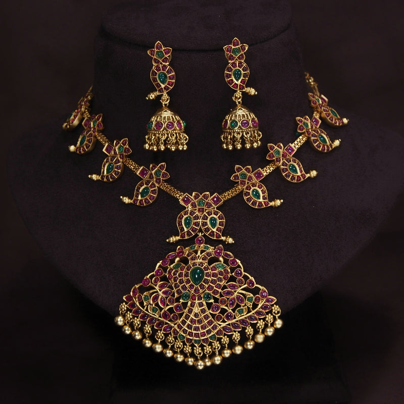 Omisha Necklace Set