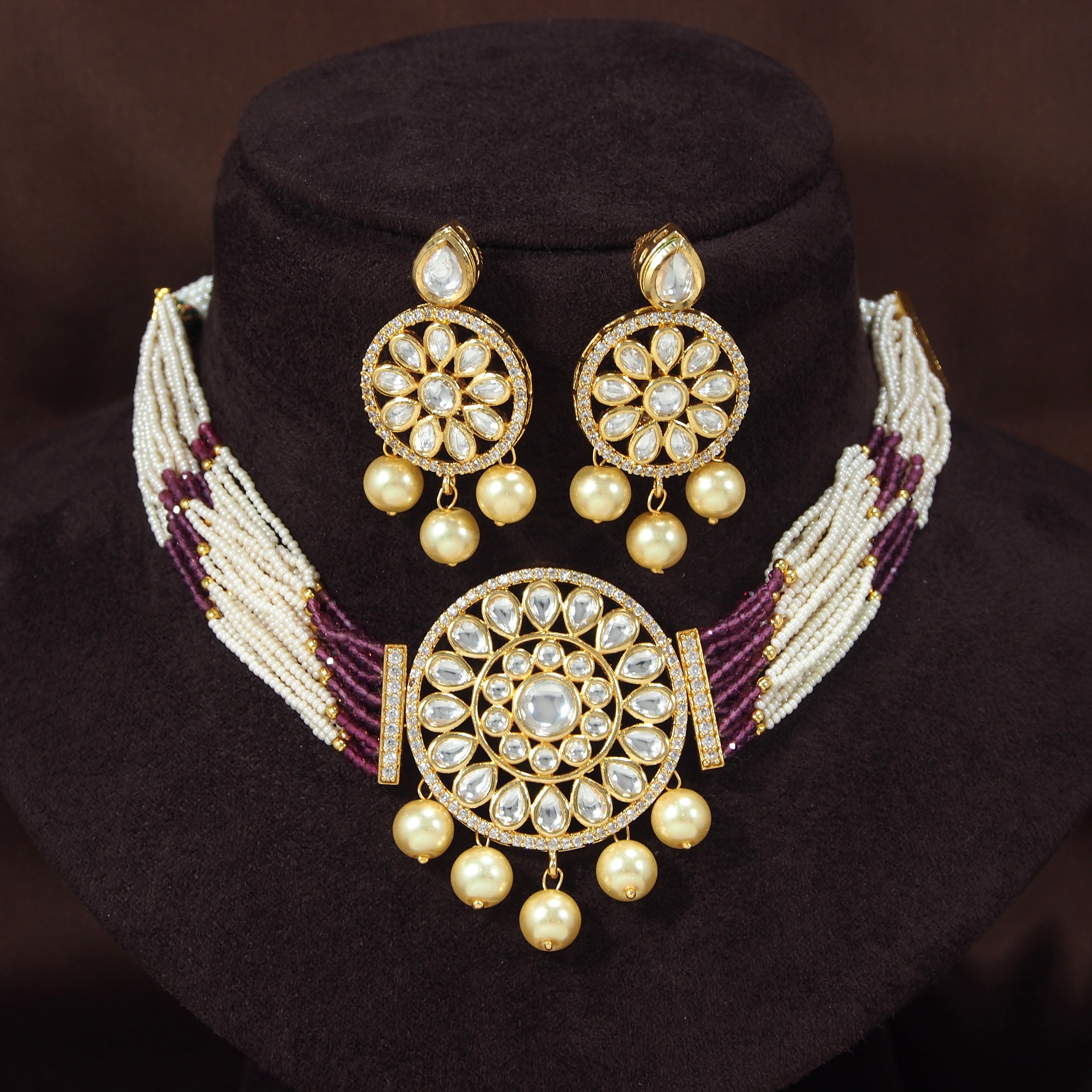 SHAFAQ Maroon Choker
