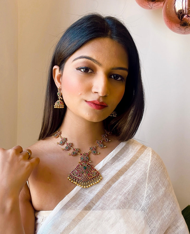 Omisha Necklace Set