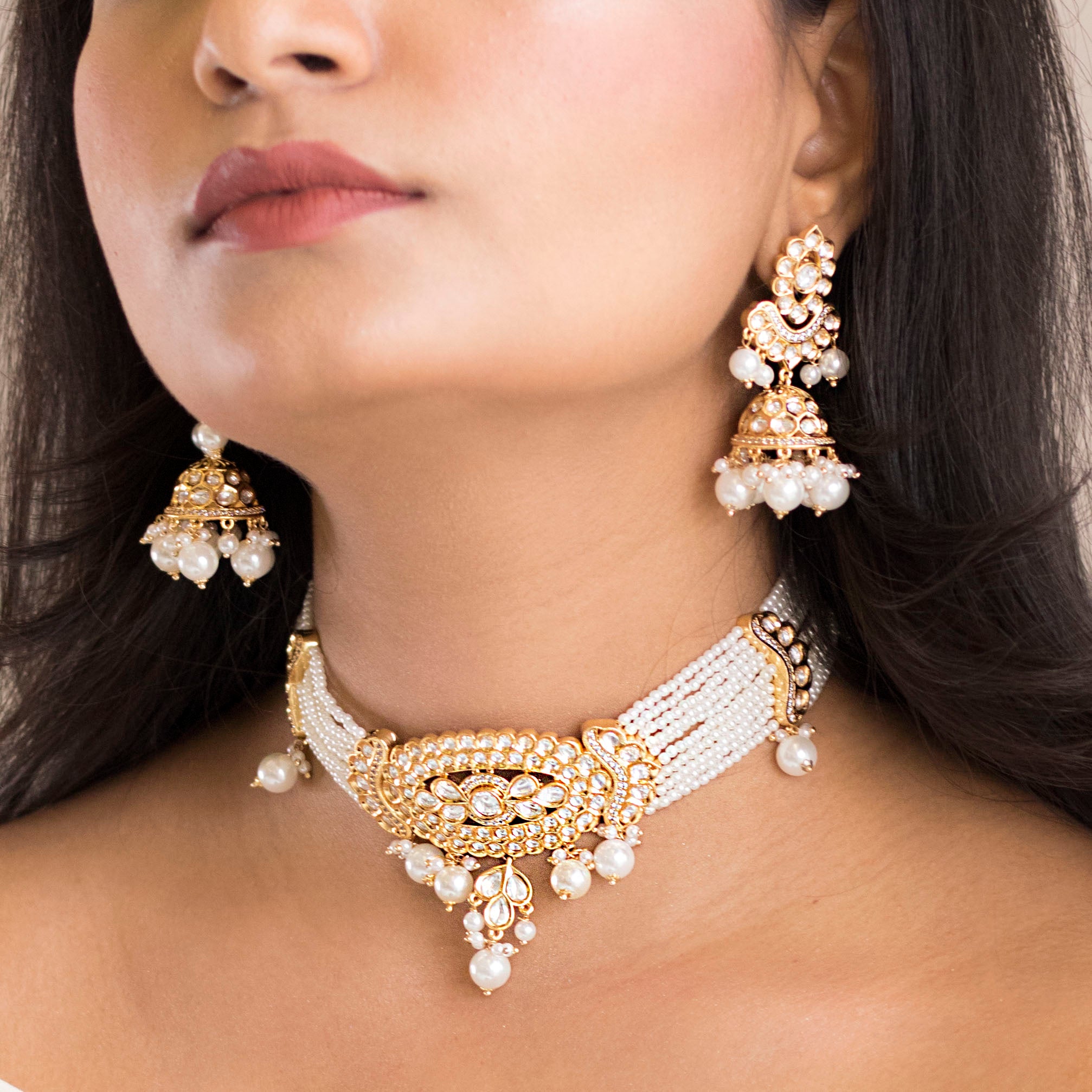 Samaira White Choker Set